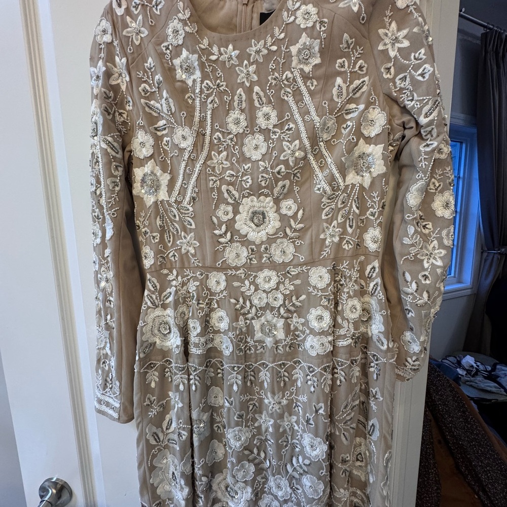 BNWT Needle & Thread Floral Embroidered  Dress in Cream and Tan size 8